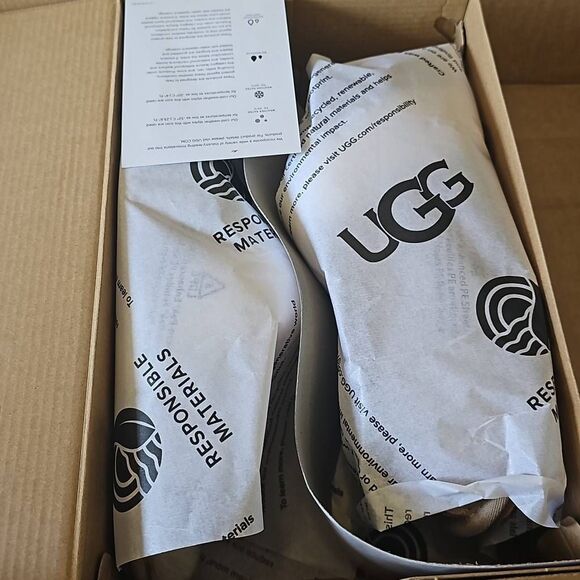 UGG Australia Scuffette II Slipper for Women. Sand size 9 New with original box - Picture 5 of 11